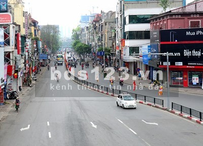 Bán nhà mặt phố Chùa Bộc, bên lẻ, hàng hiếm, 65m2, 5T, vỉa hè 8m, 31 tỷ