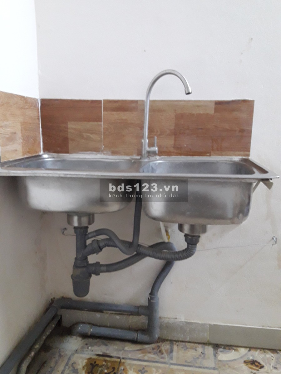 Nhà hẻm 430 Cách Mạng Tháng Tám, Quận 3 cần cho thuê nhanh giá 8.5 triệu/tháng, dtsd 70m2, có gác