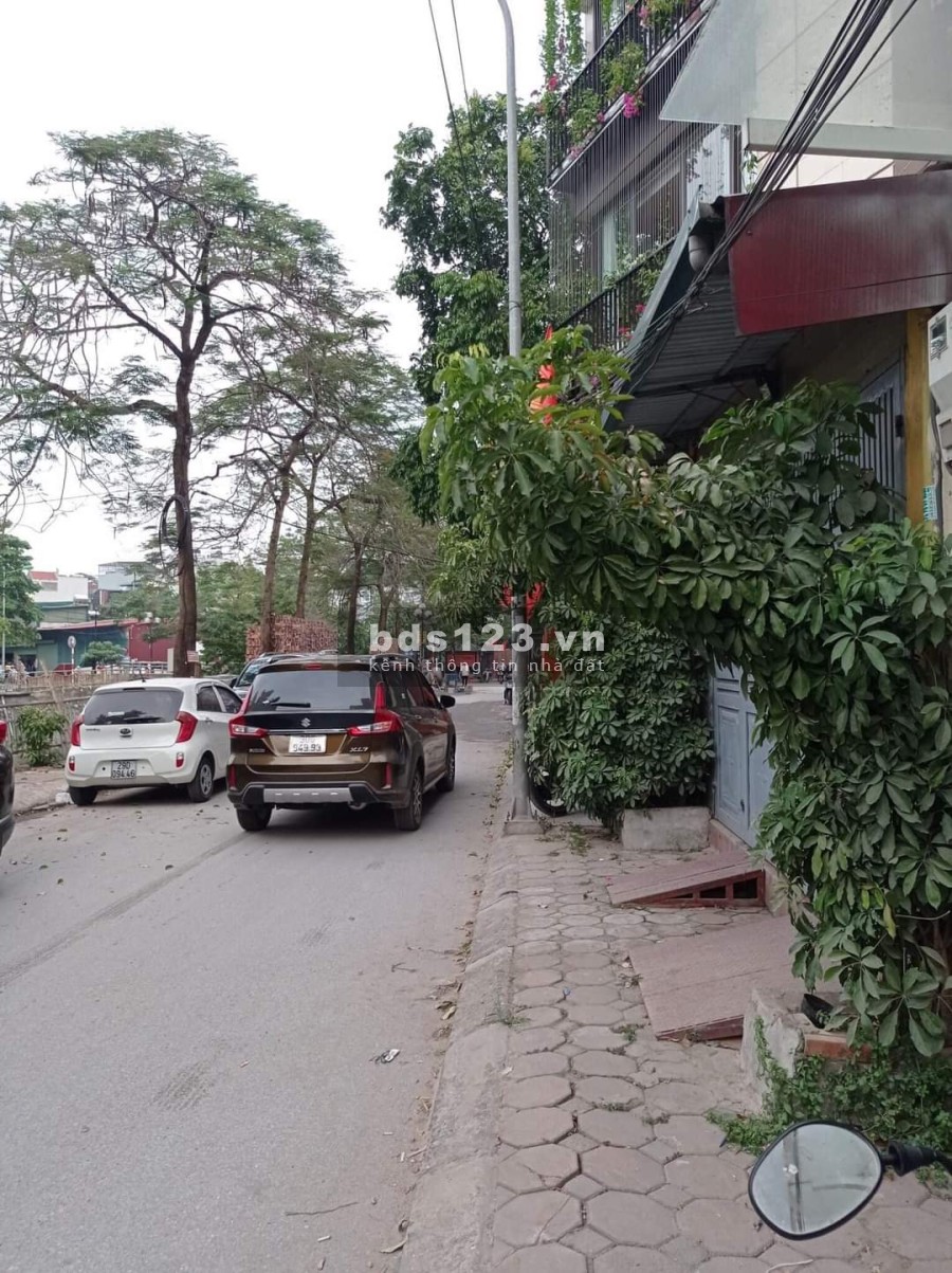 Bán đất tặng nhà diện tích 128m2 Quận Cầu Giấy gara vỉa hè kinh doanh đỉnh, giá tốt tiện đầu tư