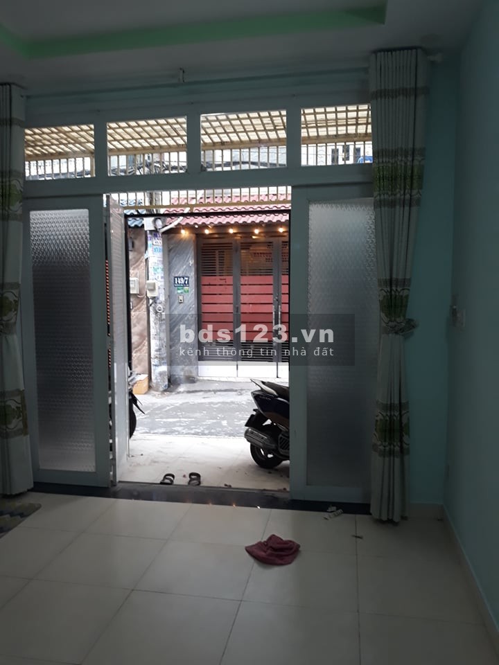 Bán nhà hẻm xe hơi Phan Huy Ích, ngang 4.5m 4 tầng giá bán chỉ nhỉnh 5.85 tỷ sổ sẵn chính chủ