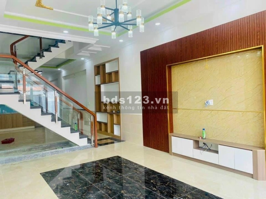 Chính chủ bán nhà 1trệt 1 lầu đúc 720tr gần chợ Bà Điểm, bao sổ sang tên 0931.601.365
