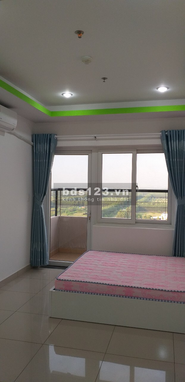 Bán gấp chung cư TDC Plaza giá rẻ, pháp lý đủ, vị trí trung tâm, thuận tiện đi lại, có ban công