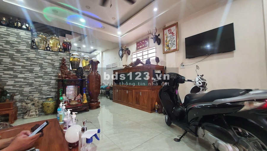 Cần tiền làm Tết, bán gấp nhà to, hẻm rộng Gò Dầu Tân…