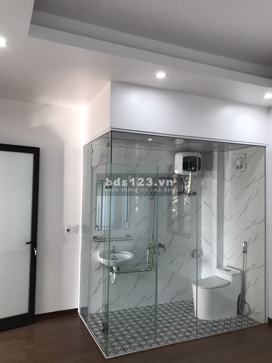 Em bán nhà 3 tầng mới xây ngõ 17b Cao Thắng, liên hệ 0826682282 sổ sẵn chính chủ, lhcc