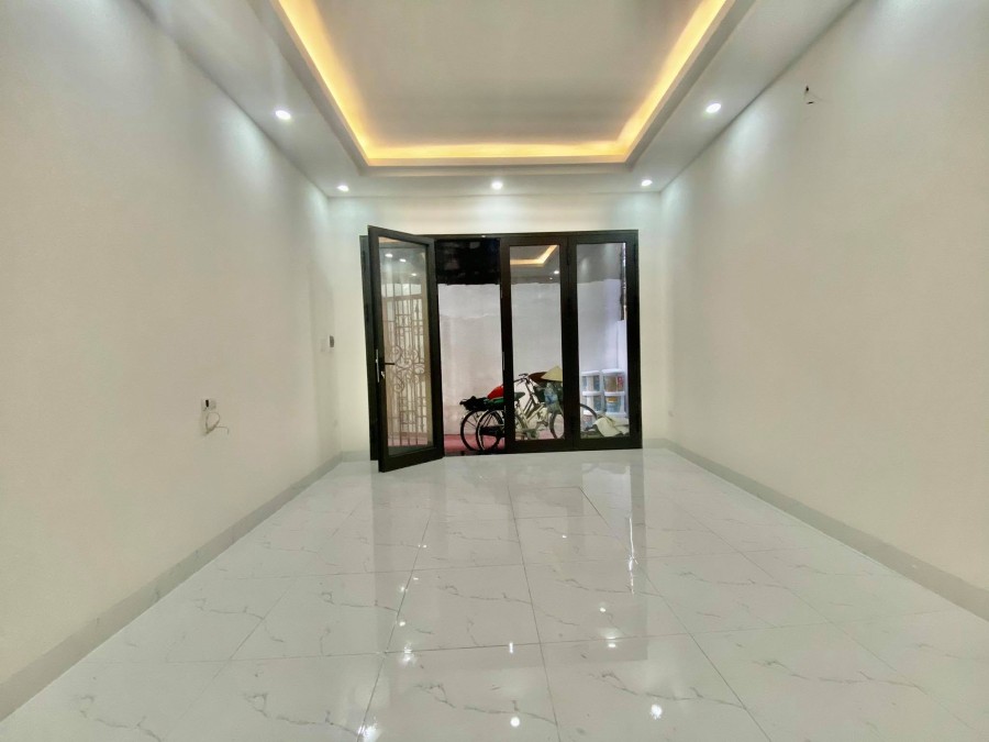 Bán nhà hiếm hẻm xe hơi lô góc 3 mặt thoáng, phố Tây Bùi Viện, 3 tầng đúc, giá 8 tỷ, kd đỉnh