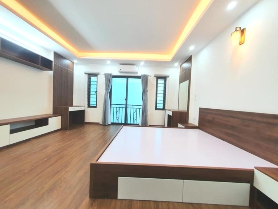 Ngõ 10 Võng Thị bán nhà gần ô tô sát hồ Tây diện tích 42m2 lô góc giá bán chỉ 3.8 tỷ