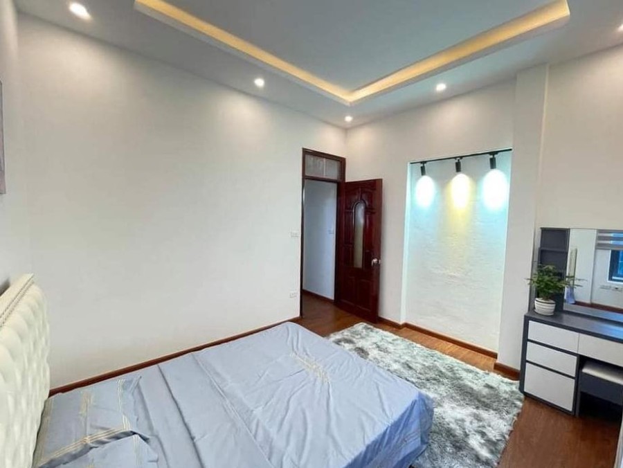 Ngõ 10 Võng Thị bán nhà gần ô tô sát hồ Tây diện tích 42m2 lô góc giá bán chỉ 3.8 tỷ