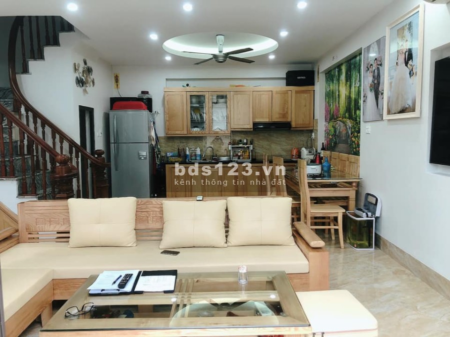 Bán nhà Nguyễn Đức Cảnh, Quận Hoàng Mai, sổ đỏ chính chủ diện tích 45m2, 4 tầng, giá 3.05 tỷ