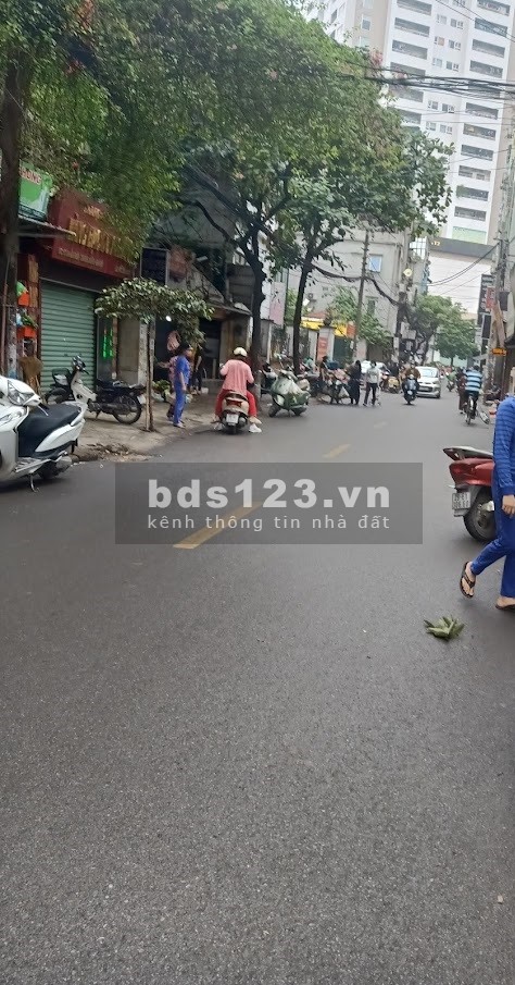 Bán nhà mặt ngõ Quan Nhân diện tích sử dụng 48m2, 5 tầng giá chỉ 5.9 tỷ, bàn giao sổ ngay