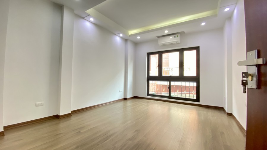 Chốt ngay nhà đẹp cực hiếm 40 m2 x 5 tầng nội thất sang trọng. Trần Cung, Cầu Giấy. Giá 3.8 tỷ