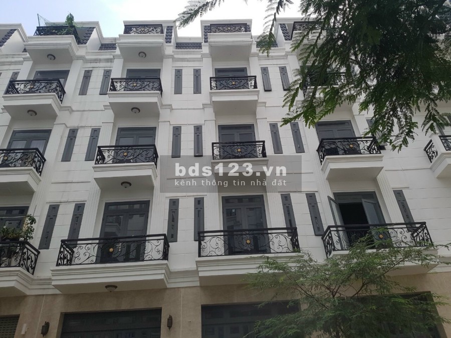 Bán Gấp nhà phố đẹp, 6PN, 6wc, tại Thạnh Lộc 44 Quận 12 giá bán 5,5 tỷ tiện ích đầy đủ