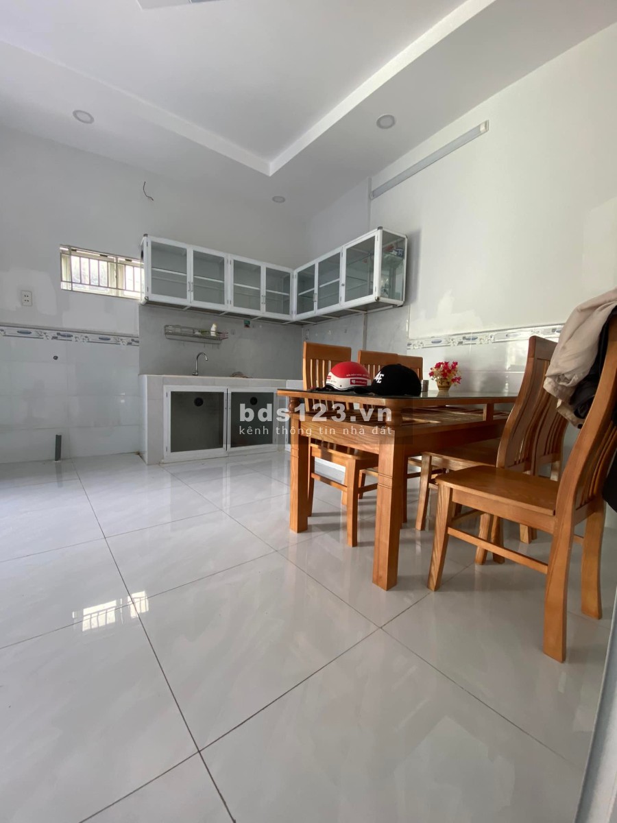 Nhà 3PN, dtsd 56m2 Gần Chợ Tân Hương, Tân Phú, giá bán chỉ 4.1 tỷ liên hệ 0896721788