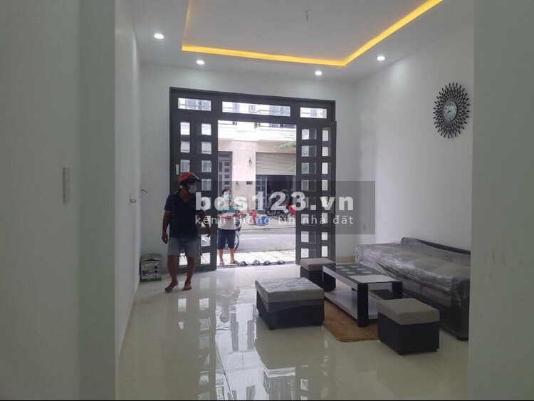 Bán Gấp nhà phố đẹp, 6PN, 6wc, tại Thạnh Lộc 44 Quận 12 giá bán 5,5 tỷ tiện ích đầy đủ