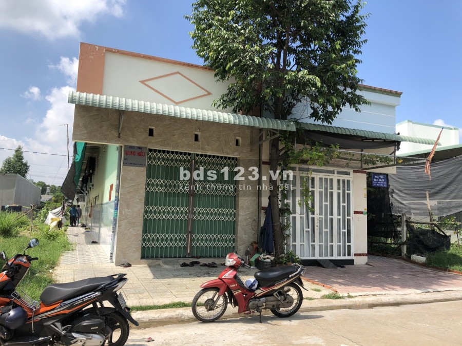 Gia đình cần bán nhà trọ 150m2(5x30m) thu nhập ổn định 10tr/tháng, dân đông, gần chợ, vị trí đẹp.