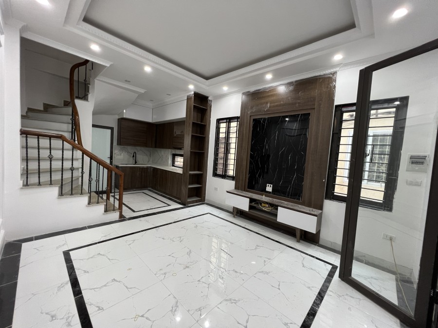 Nhà 2 thoáng lô góc Võng Thị, Thụy Khuê, Trích Sài ngõ thông ra Hồ Tây DT 35 m2 x 5T 3.65 tỷ