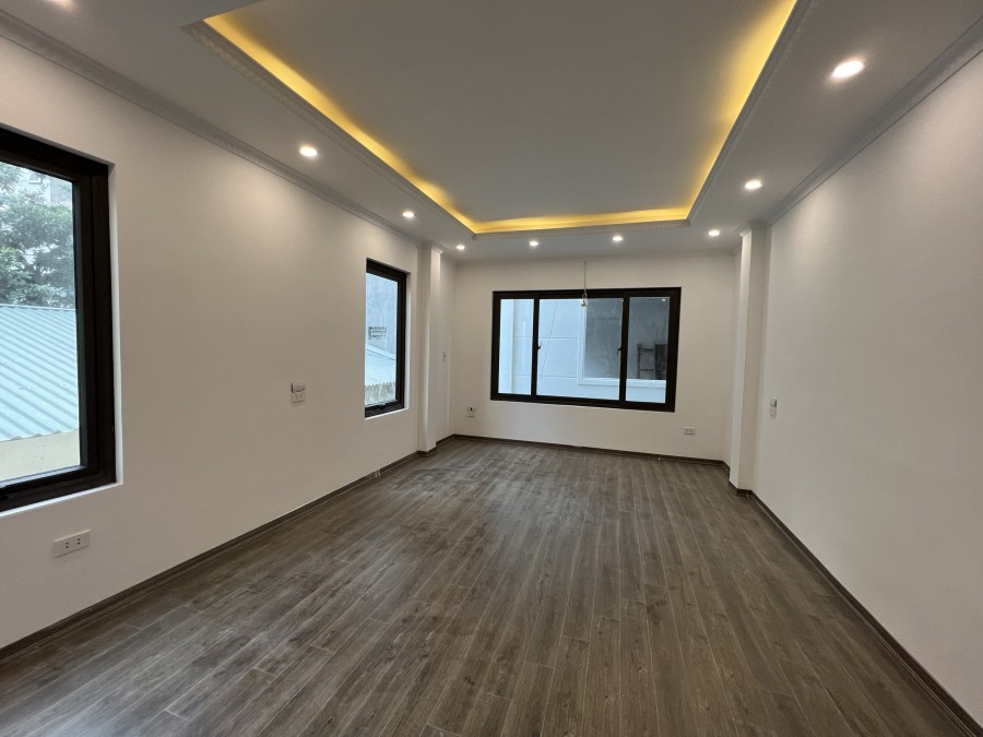 Nhà 2 thoáng lô góc Võng Thị, Thụy Khuê, Trích Sài ngõ thông ra Hồ Tây DT 35 m2 x 5T 3.65 tỷ
