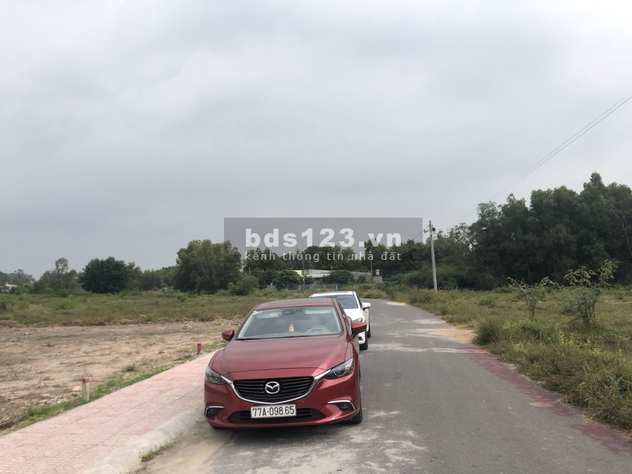 Bán đất xã Châu Pha, phường Phú Mỹ. Diện tích 150m2. Giá bán 10tr/m2. Đất đã có sổ rồi