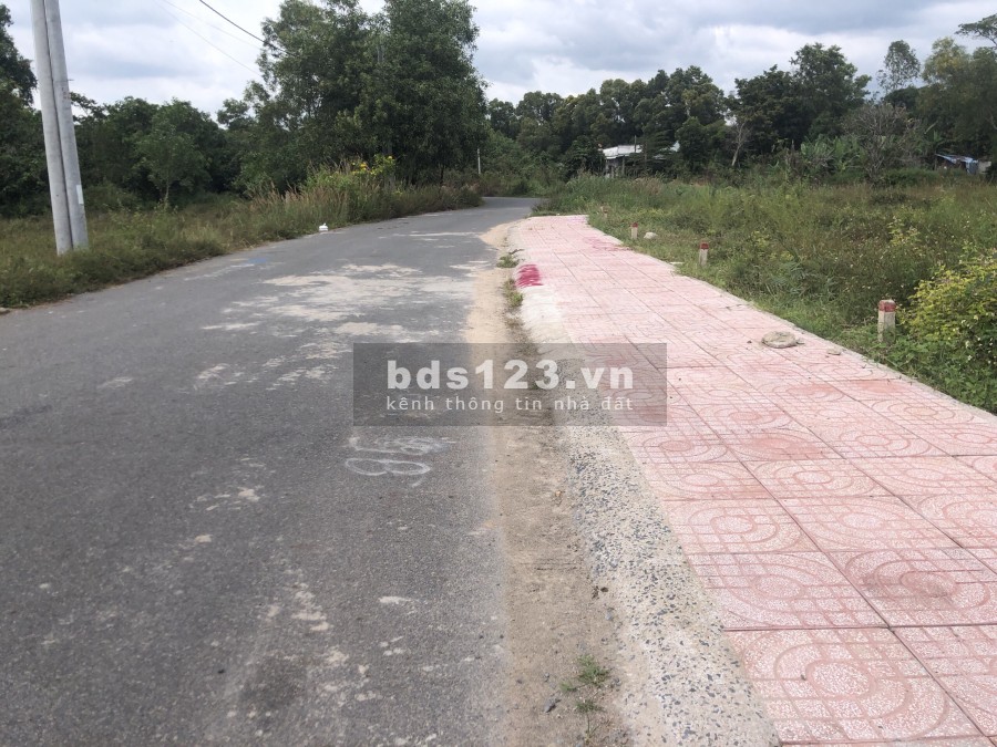 Bán đất xã Châu Pha, phường Phú Mỹ. Diện tích 150m2. Giá bán 10tr/m2. Đất đã có sổ rồi