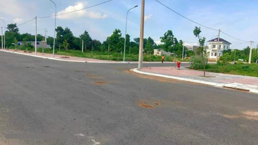 Chính chủ cần bán gấp đất diện tích 120m2 (6x20), thổ cư 100m2 sổ hồng riêng, giá chỉ 14 triệu/m2