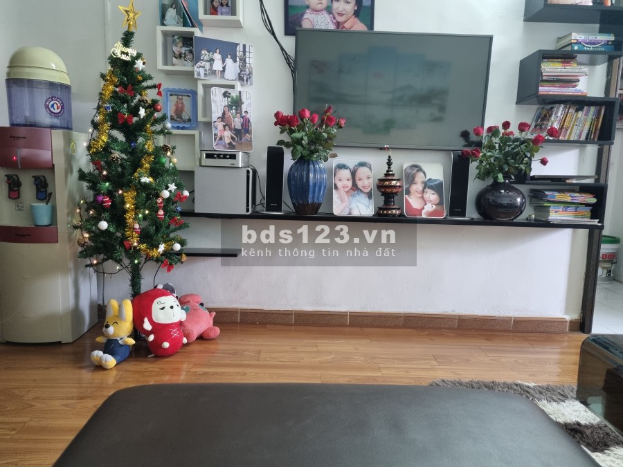 Cần bán căn hộ tập thể miễn trung gian tiện ích xung quanh đủ, ngay trung tâm tiện di chuyển