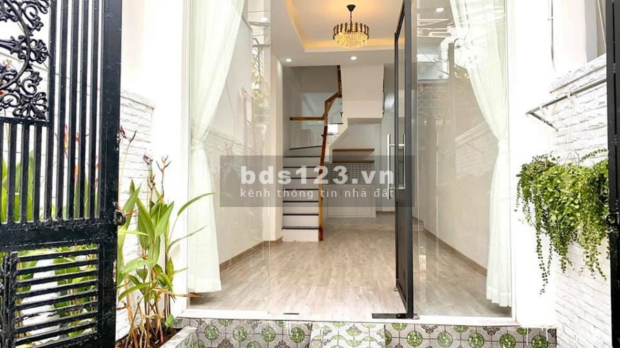 (Gò Vấp)Bán gấp nhà đẹp, hẻm xe hơi Phan Văn Trị, phường 7, diện tích 42m2, 3 tầng, 4.68 tỷ