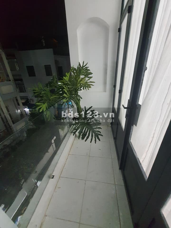 (Gò Vấp)Bán gấp nhà đẹp, hẻm xe hơi Phan Văn Trị, phường 7, diện tích 42m2, 3 tầng, 4.68 tỷ
