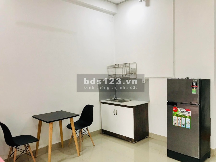 Phòng trọ cao cấp full nội thất diện tích 35m2 có ban công sát Cộng Hòa, Quận Tân Bình