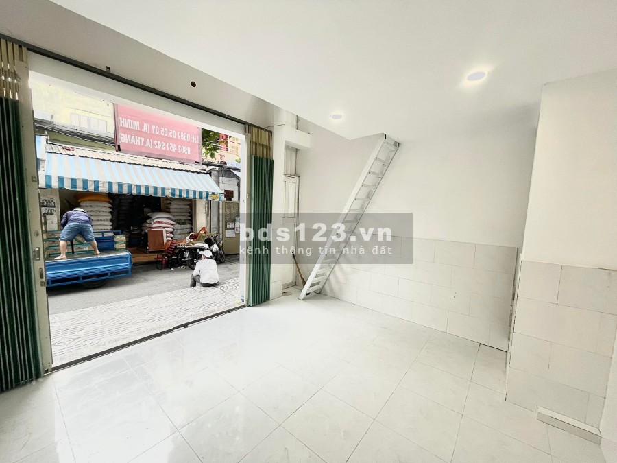 Mặt bằng 45m2 ngay chợ Bà Chiểu (Có chỗ ở lại)