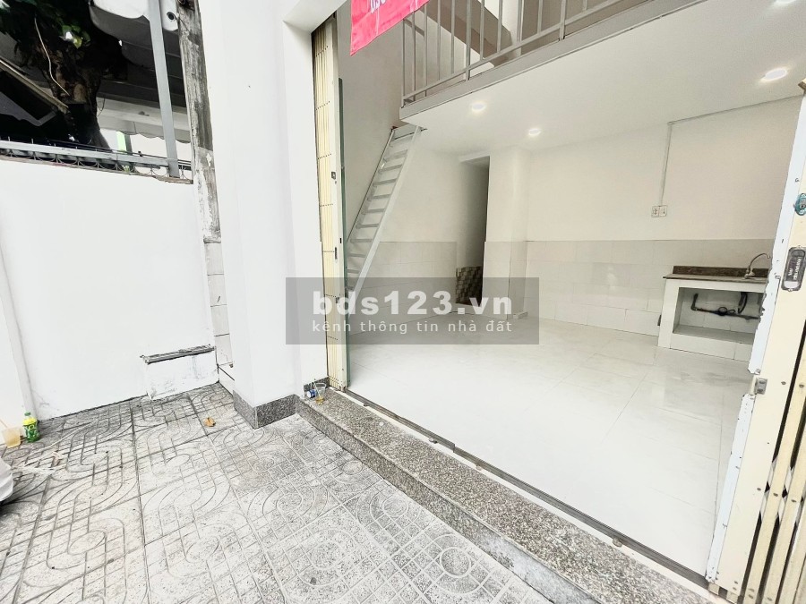 Mặt bằng 45m2 ngay chợ Bà Chiểu (Có chỗ ở lại)