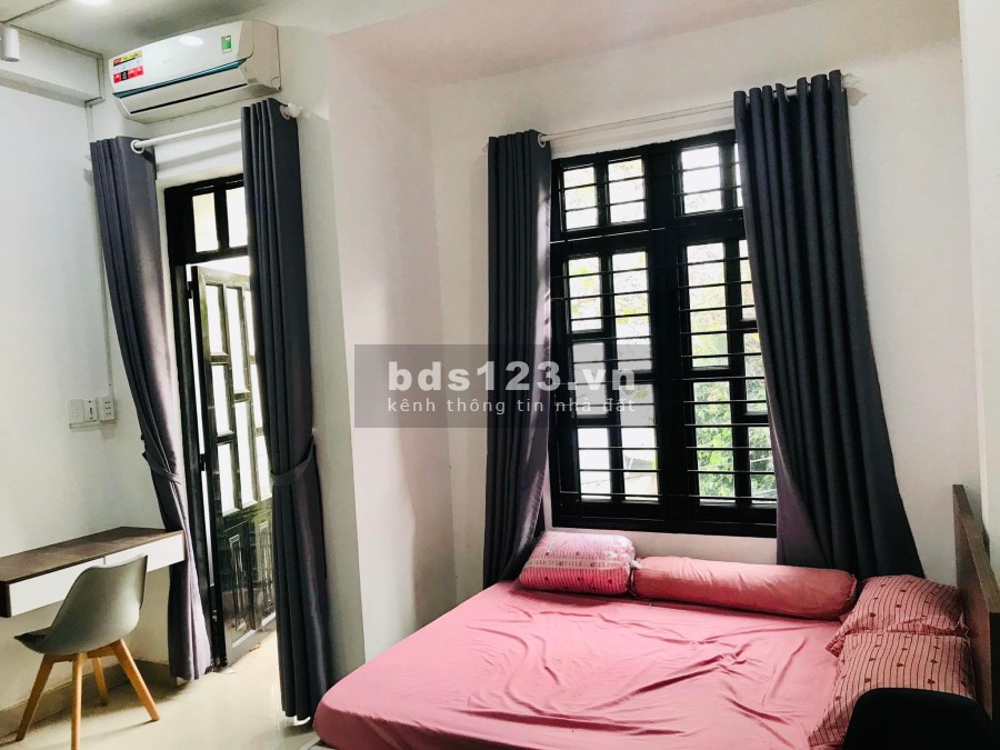 Phòng trọ cao cấp full nội thất diện tích 35m2 có ban công sát Cộng Hòa, Quận Tân Bình