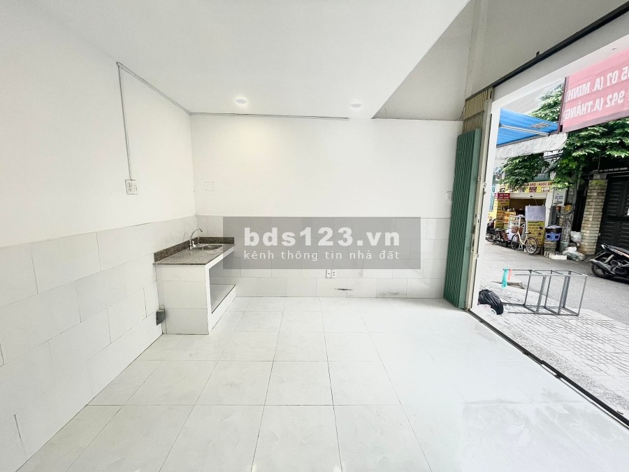 Mặt bằng 45m2 ngay chợ Bà Chiểu (Có chỗ ở lại)