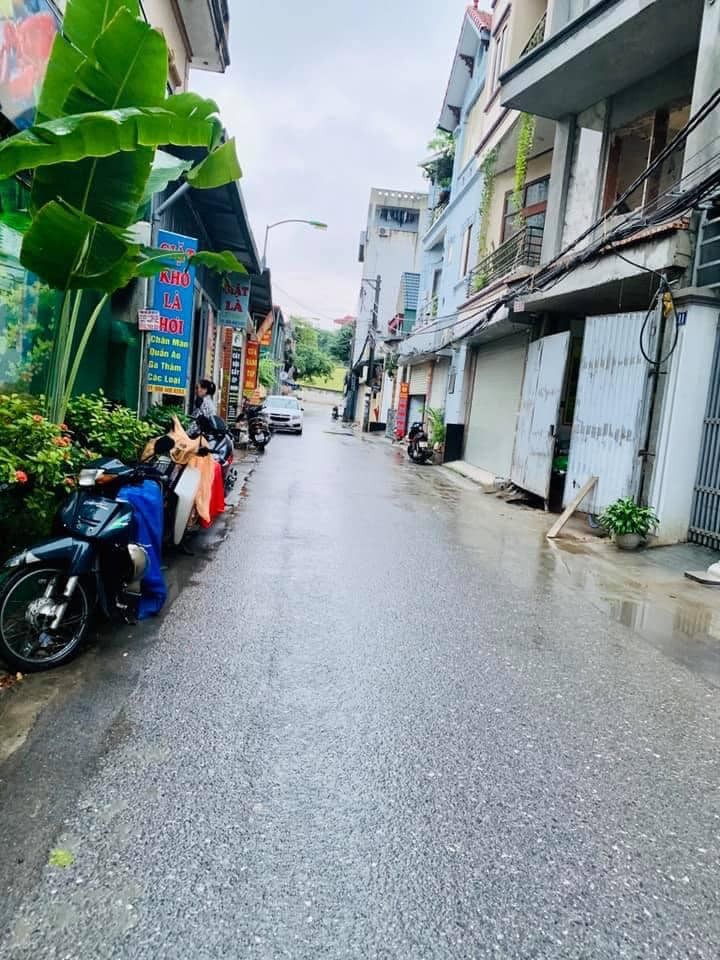 BÁN NHÀ NGỌC THUỴ - DIỆN TÍCH RỘNG, Ô TÔ, SỔ HOA HẬU