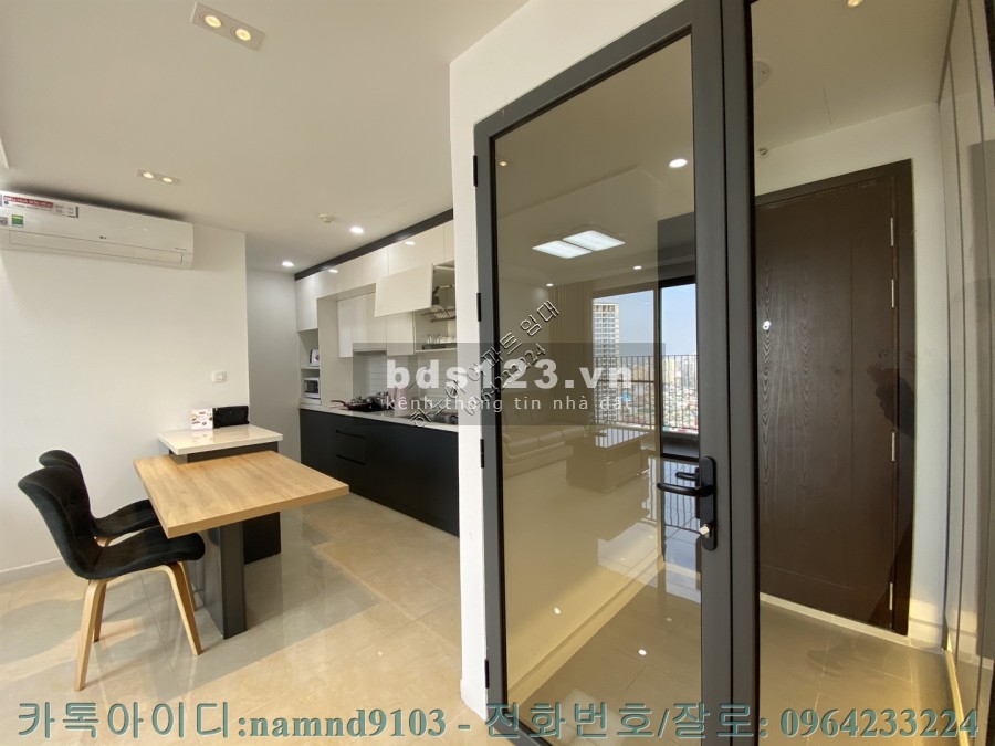Chính chủ cần cho thuê căn 2N full nội thất cực nét chung cư Vinhomes Dcapitale