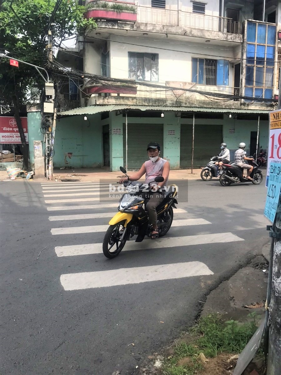 Cho thuê MBKD nguyên căn 2 mặt tiền 150m2 quận Tân Phú