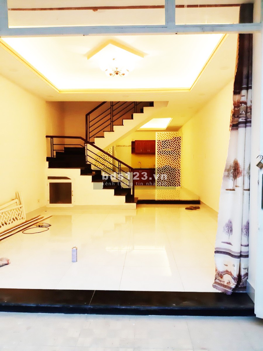 Bán nhà 2 lầu hẻm xe hơi cách đường Phú Thuận 7m, phường Phú Thuận, Quận 7