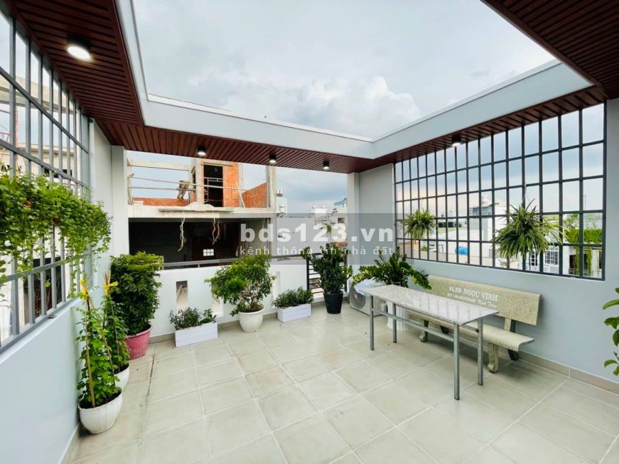Bán gấp nhà HXH Đường số 4 Phạm Văn Chiêu, 4 tầng, giá 5.4 tỷ, khu phố sầm uất.