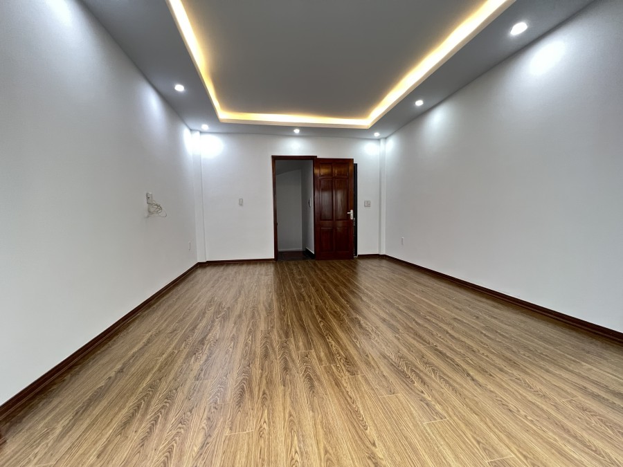 Duy nhất phố Trần Cung, Cầu Giấy nhà 5 tầng, 40 m2 lô góc 3 mặt thoáng vị trí tiềm năng giá 3,8 tỷ