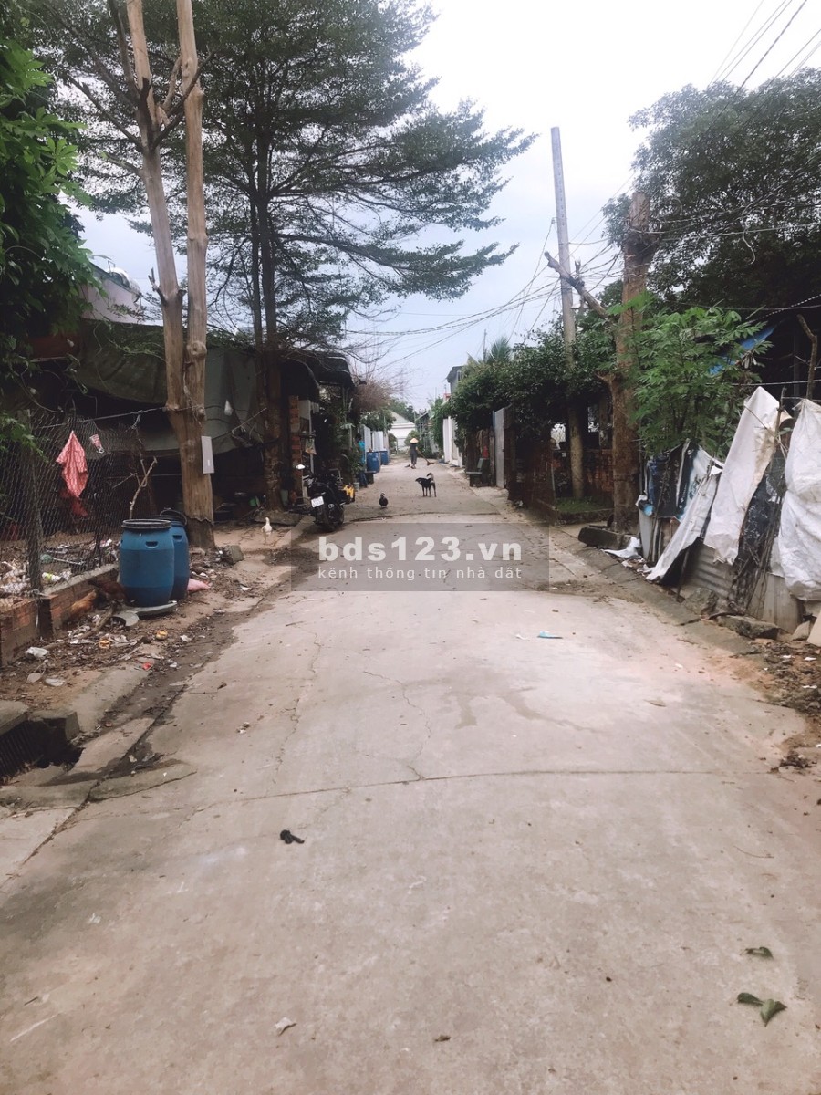 Kẹt tiền nên chủ cần bán gấp lô đất diện tích 100m2 (5X20m) giá rẻ, chính chủ, an toàn pháp lý