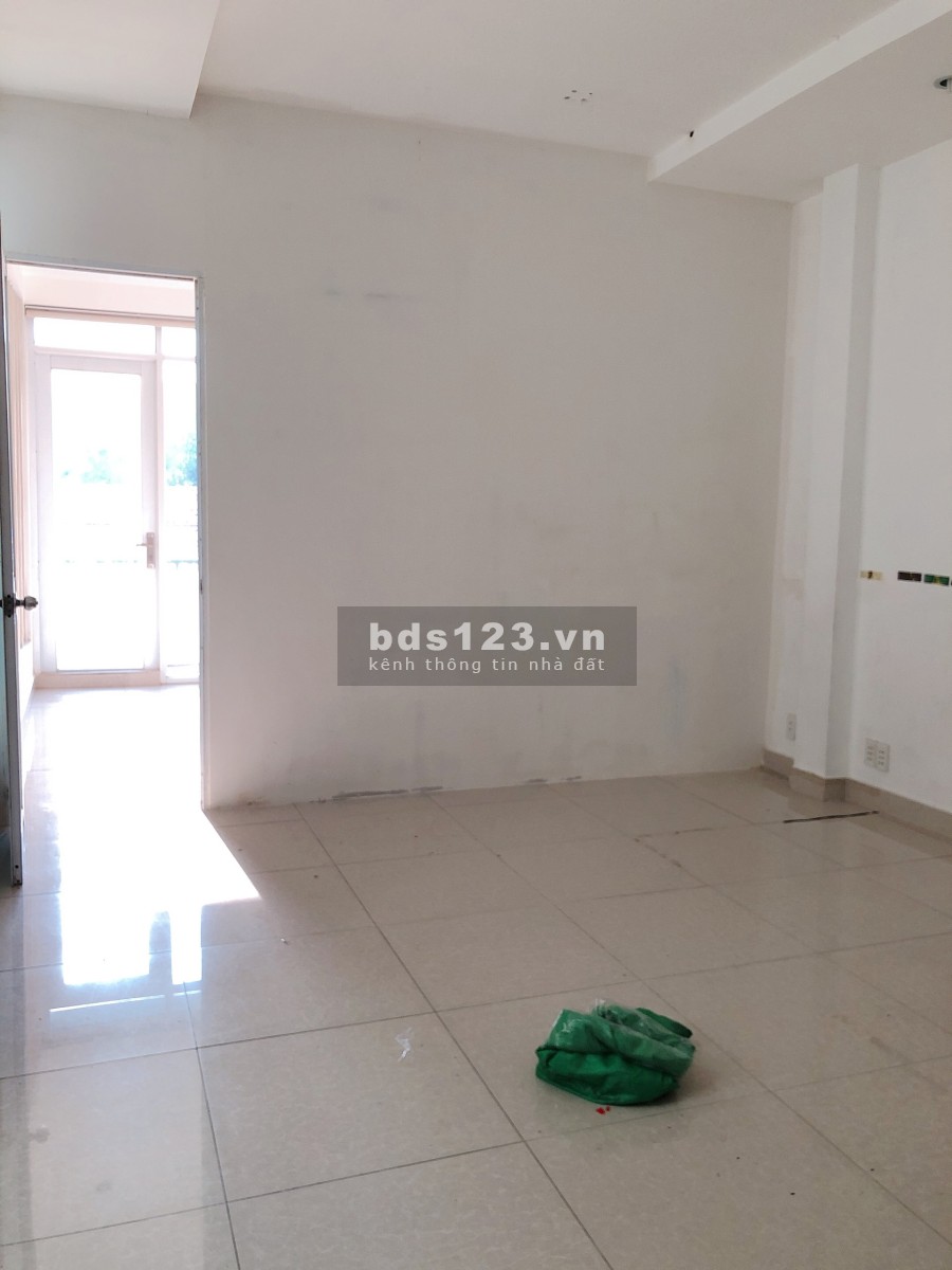 Cho thuê nhà CN mặt tiền đường 8m, Nguyễn Ngọc Lộc Quận 10, khu dân cư đông đúc, giá tốt