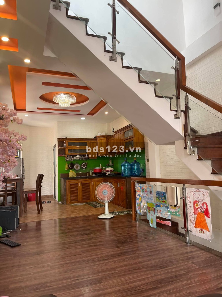 Giảm 1 tỷ, bán gấp nhà siêu đẹp, lô góc, vừa ở vừa cho thuê, Lê Đức Thọ, dt 52m2, 4 tầng chỉ 5.88 tỷ