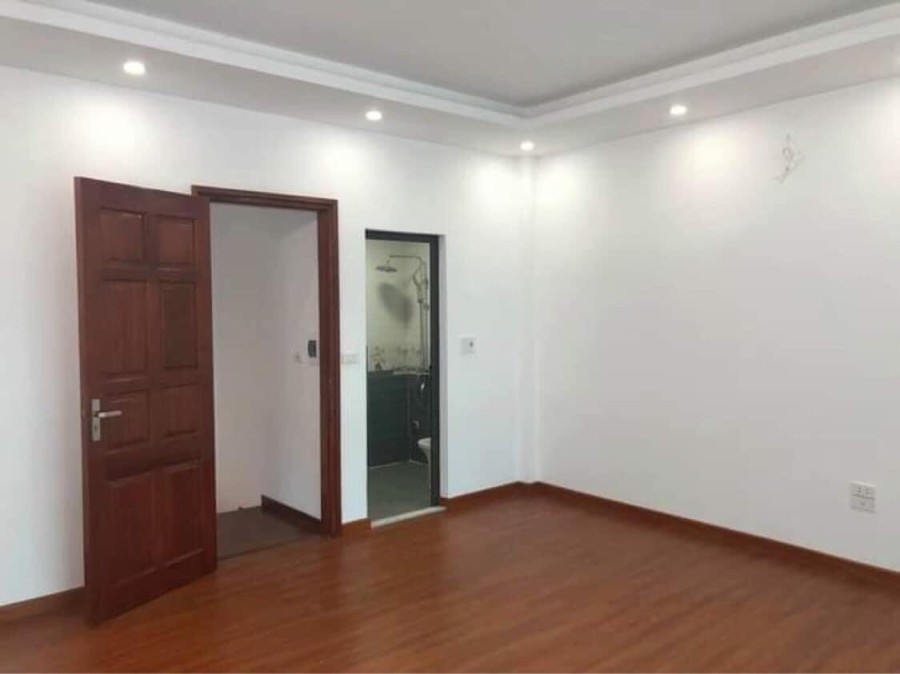 Bán nhà Xuân La, gần viện Tim Hà Nội, diện tích sử dụng 32m2, giá bán 4 tỷ pháp lý chuẩn