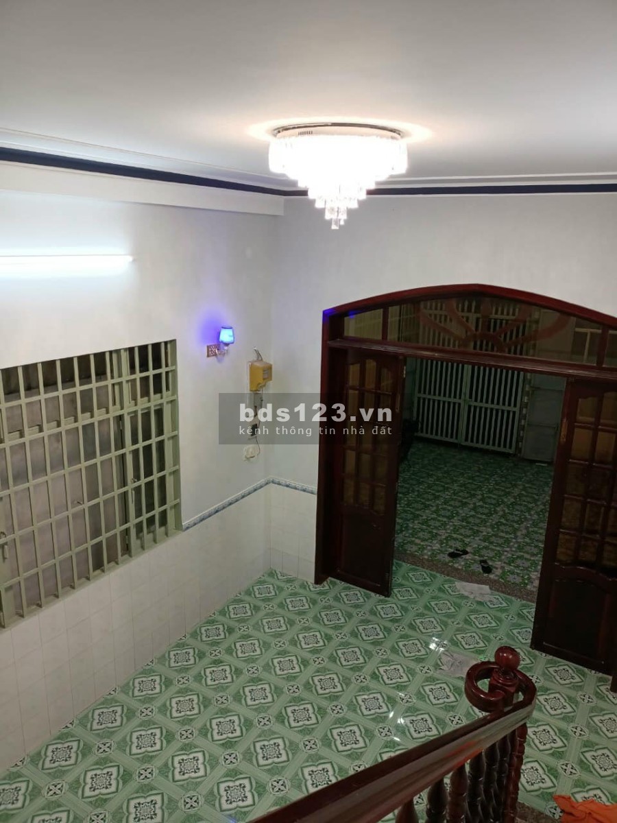 Bán nhà 1 trệt 1 lầu hẻm 5 Phạm Hùng, diện tích sử dụng 110m2 ful thổ cư giá 2,6 tỷ