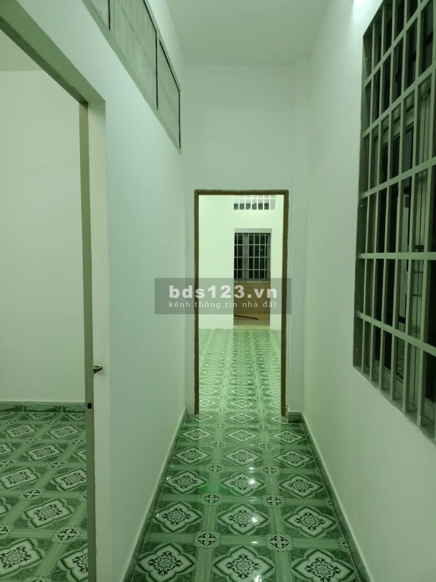 Bán nhà 1 trệt 1 lầu hẻm 5 Phạm Hùng, diện tích sử dụng 110m2 ful thổ cư giá 2,6 tỷ