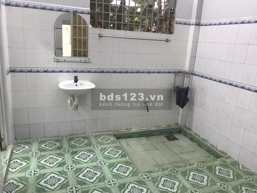 Bán nhà 1 trệt 1 lầu hẻm 5 Phạm Hùng, diện tích sử dụng 110m2 ful thổ cư giá 2,6 tỷ