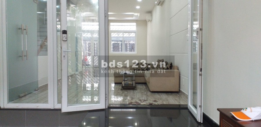Cho Thuê nhà diện tích sử dụng 90m2 hai mặt tiền, đường Bùi Văn Ba Quận 7 giá tốt