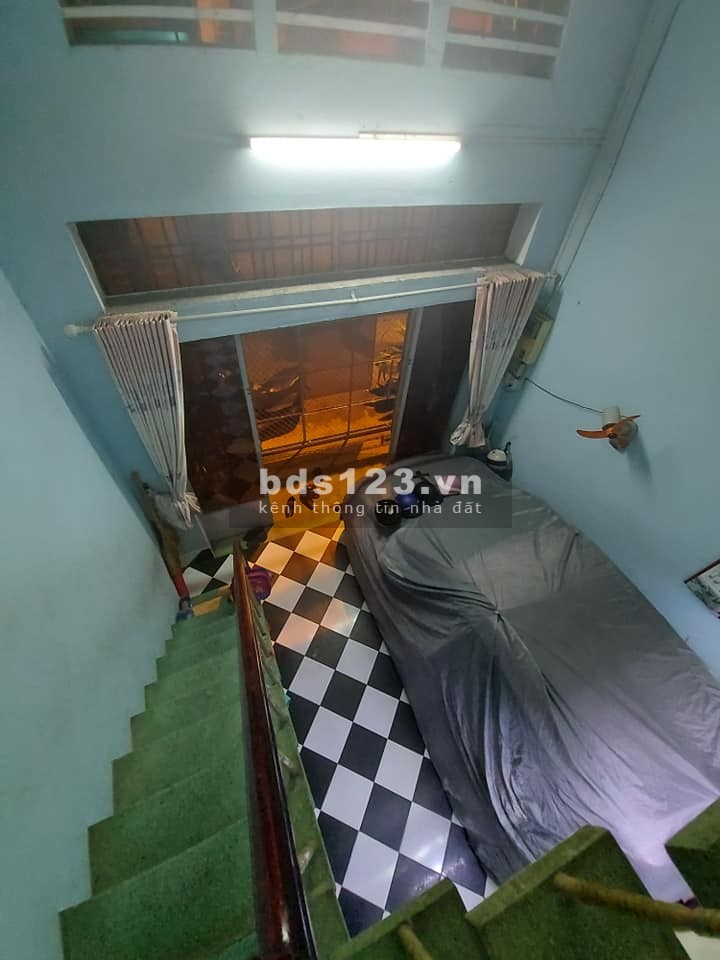 Bán nhà mặt tiền đường Phùng Văn Cung chiều ngang 5.5m giá 7.6 tỷ liên hệ 0928345690