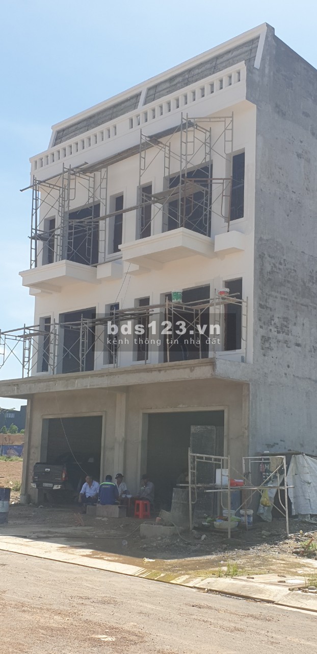 Bán lô đất mặt tiền ngay khu công nghiệp sông mây diện tích 100m2 đã có sổ bàn giao ngay