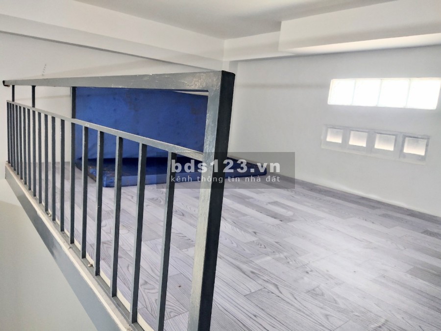 Tòa nhà mới xây phòng có gác máy lạnh, diện tích sử dụng 17m2, tiện ích đầy đủ, khu dân cư