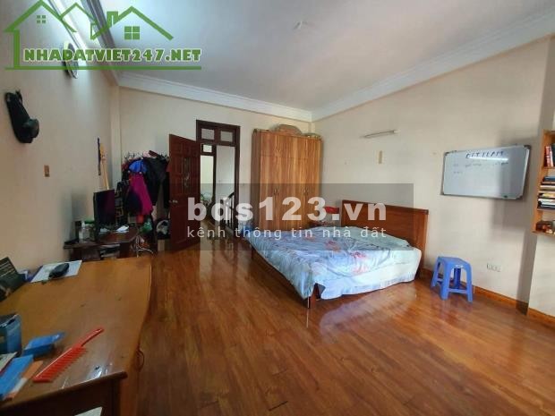 Bán nhanh nhà Ngọc Thụy lô góc phân lô quân đội ô tô đỗ cửa diện tích 60m2, mt 4m, giá bán 4.6 tỷ