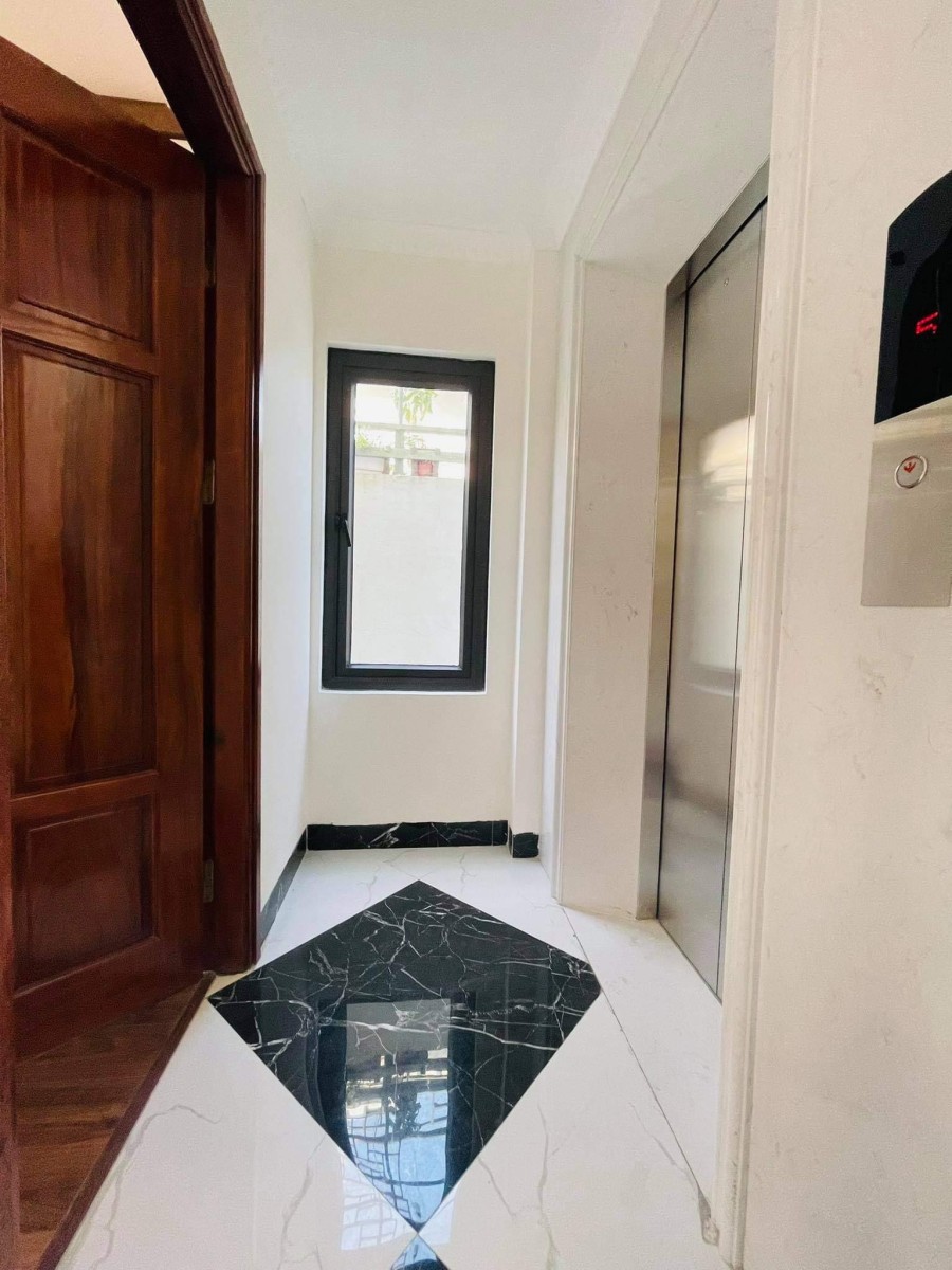 Cần bán nhà Lê Văn Sỹ giá 10 tỷ , diện tích sử dụng 3.6 x14 m2 tặng nội thất, hẻm an ninh
